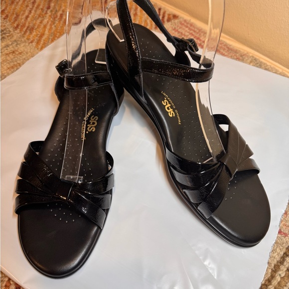 SAS Women's Strappy Black Sandals - Picture 1 of 8